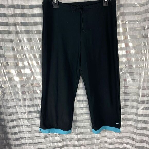 Nike Black Capri Exercise Capri Pants - Picture 1 of 6